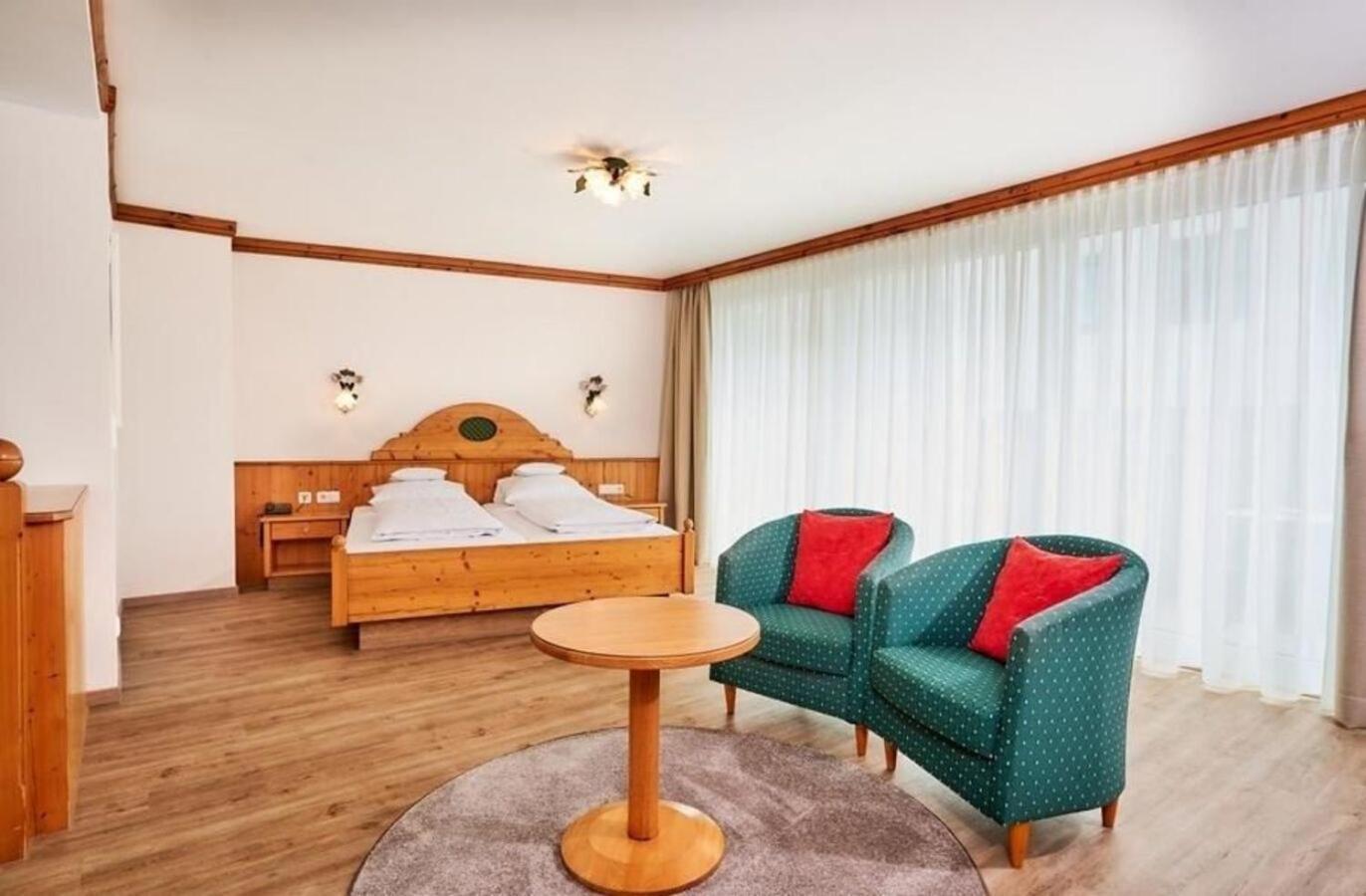 Hotel Am See Neutraubling Room photo