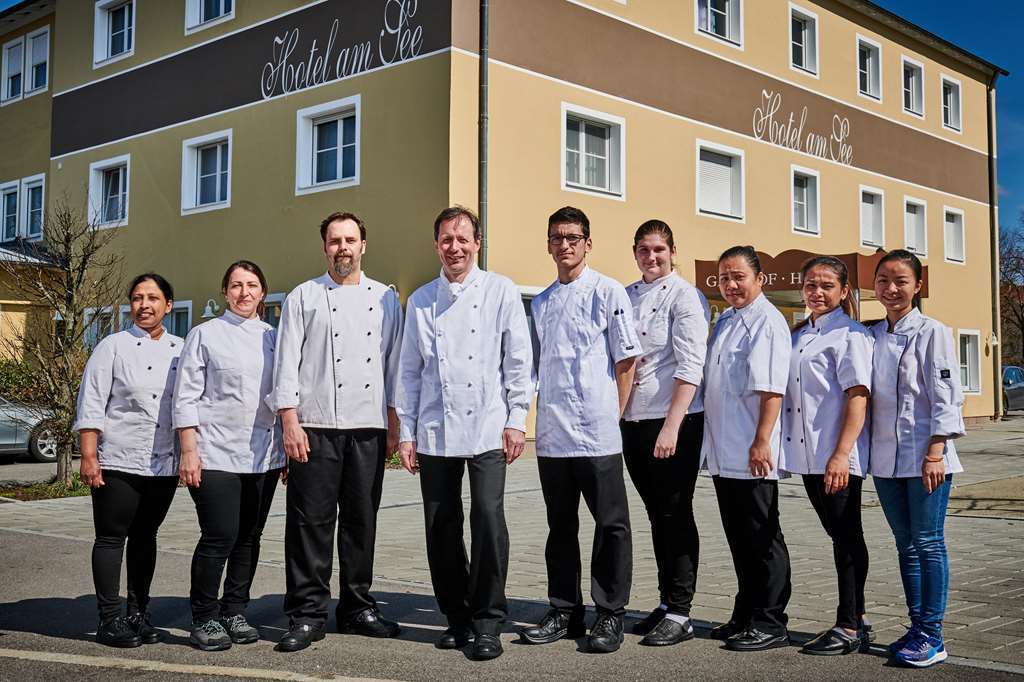 Hotel Am See Neutraubling Exterior photo